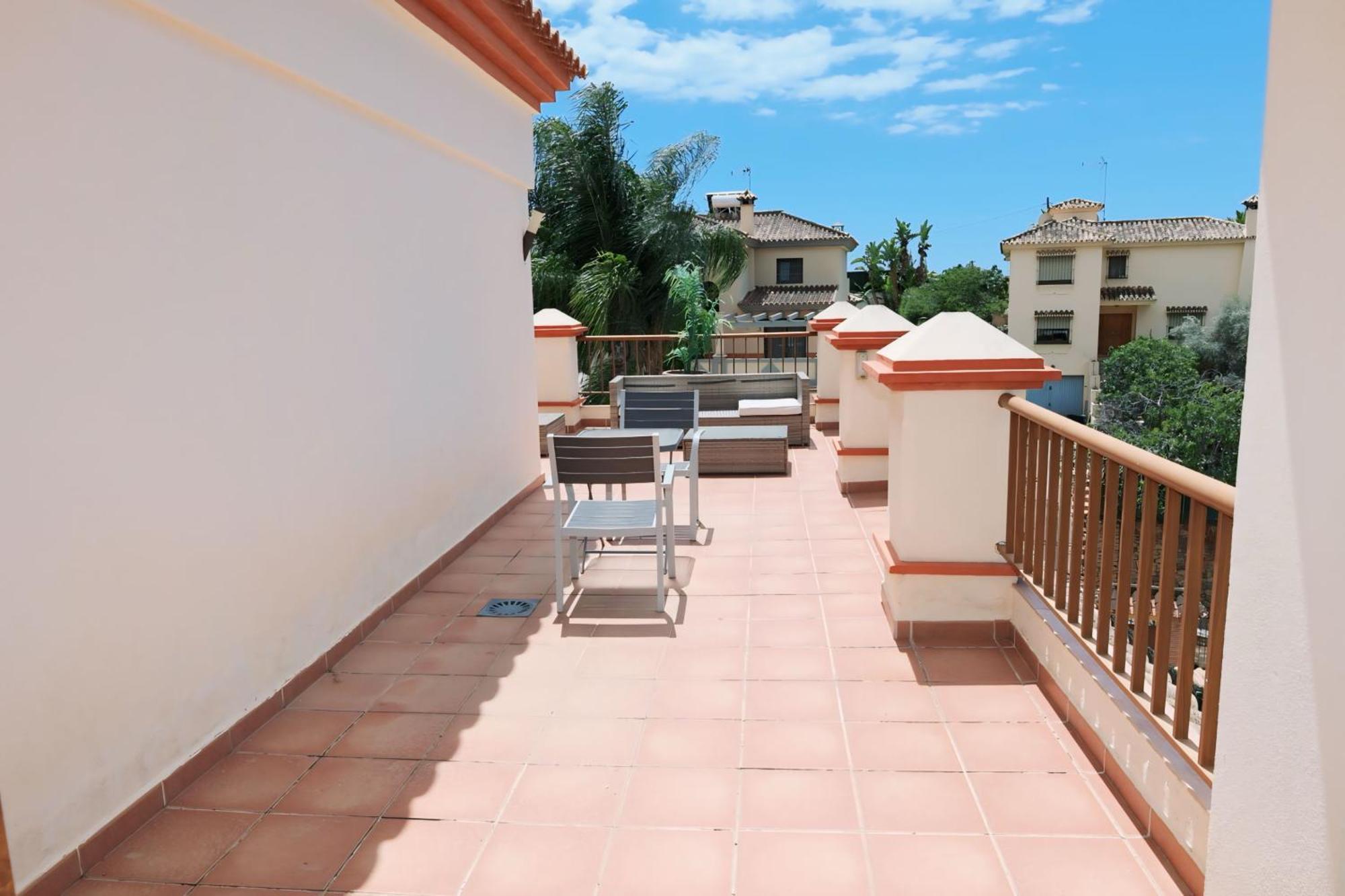 Precioso - Piscina- Garaje Privado- Jardin Сasa de vacaciones *