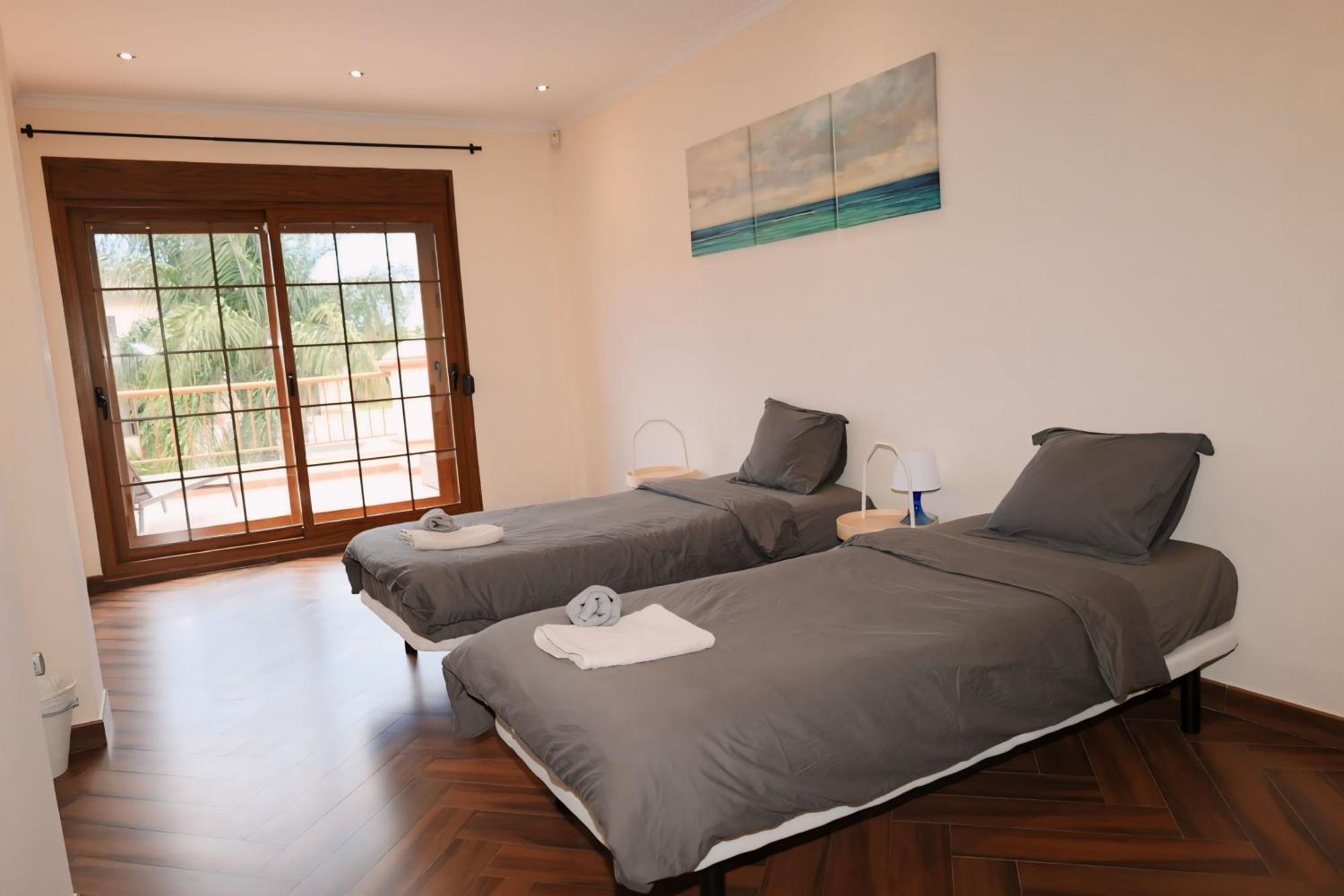 Precioso - Piscina- Garaje Privado- Jardin Сasa de vacaciones Marbella