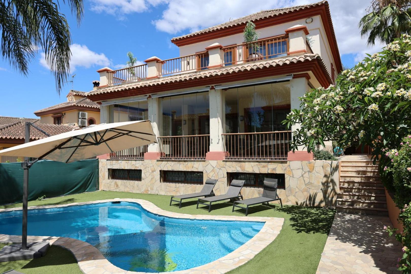 Precioso - Piscina- Garaje Privado- Jardin Сasa de vacaciones *