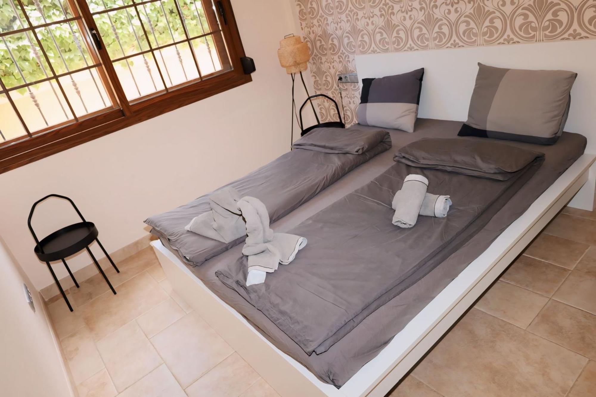 Сasa de vacaciones Precioso - Piscina- Garaje Privado- Jardin