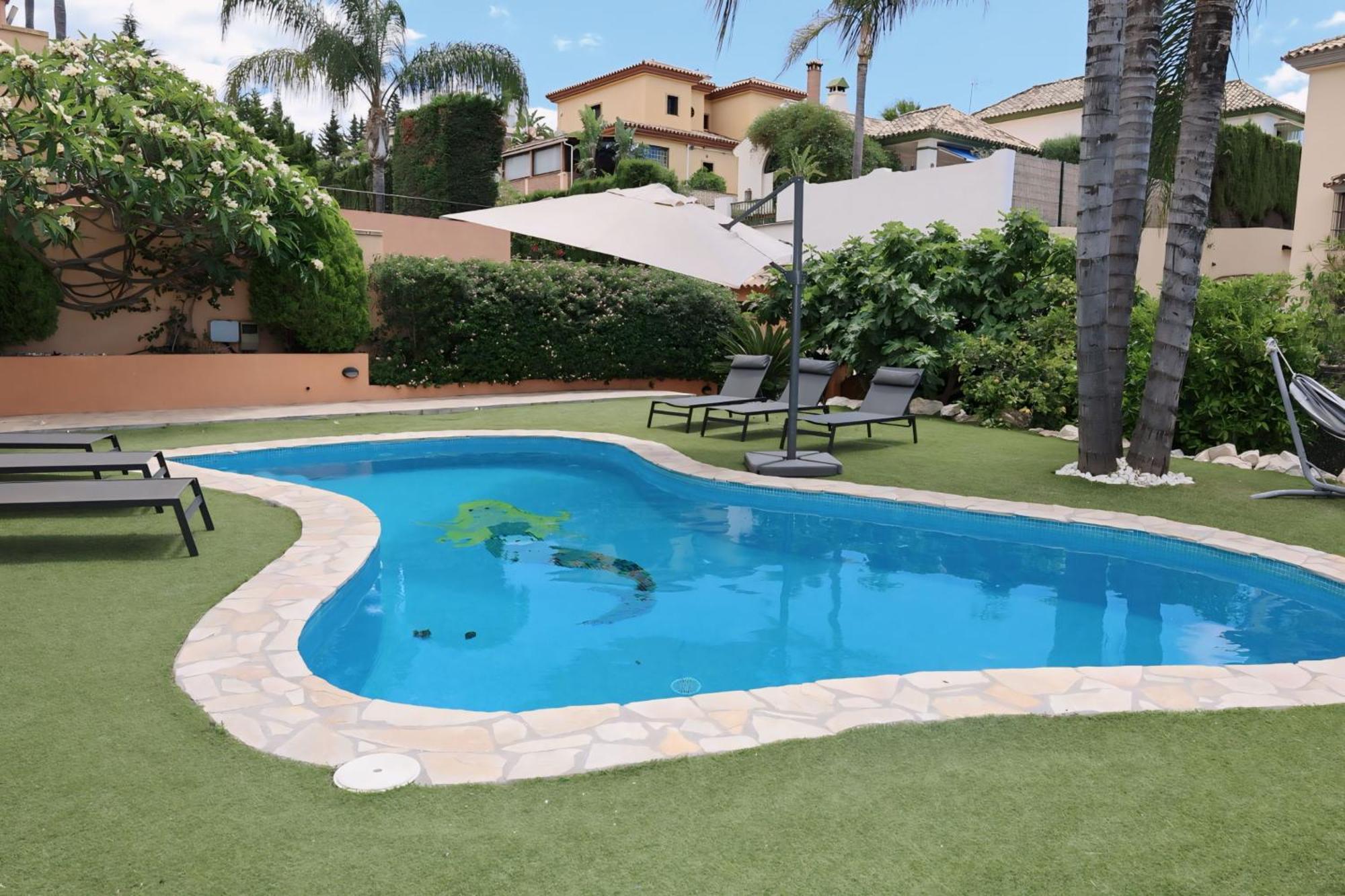 Precioso - Piscina- Garaje Privado- Jardin Сasa de vacaciones *
